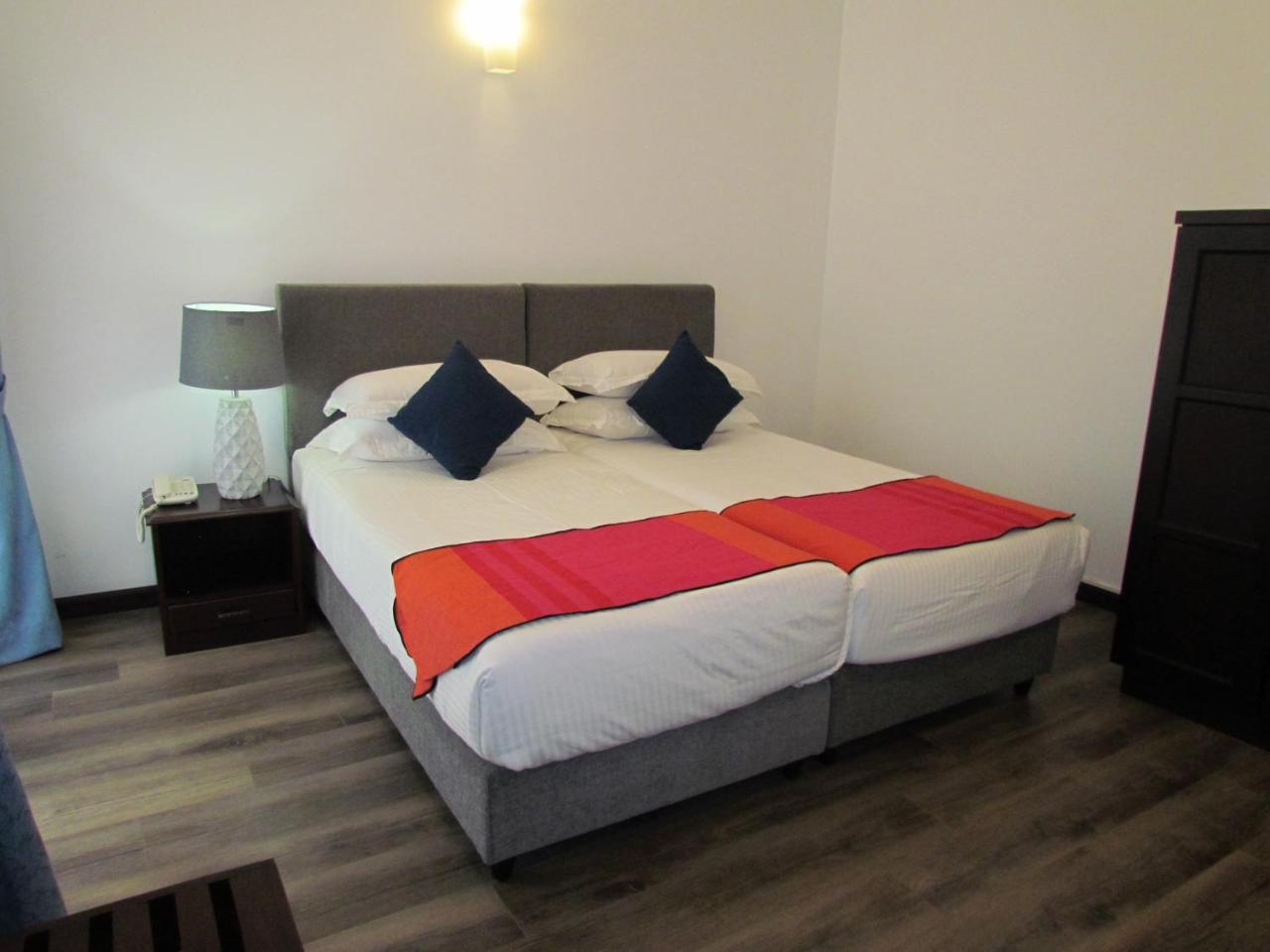 Kmc Villa Dehiwala-Mount Lavinia Bagian luar foto